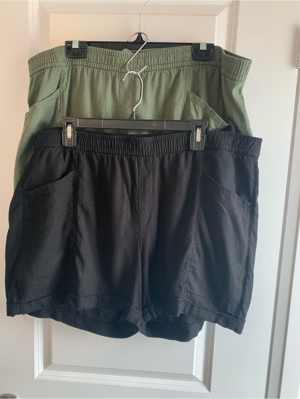 Old Navy Black & Green High-Rise Elastic Waist Shorts - XL - (2)